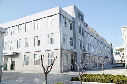 公司本著以人為本、誠信待人的理念，培養(yǎng)造就了一批專業(yè)人員